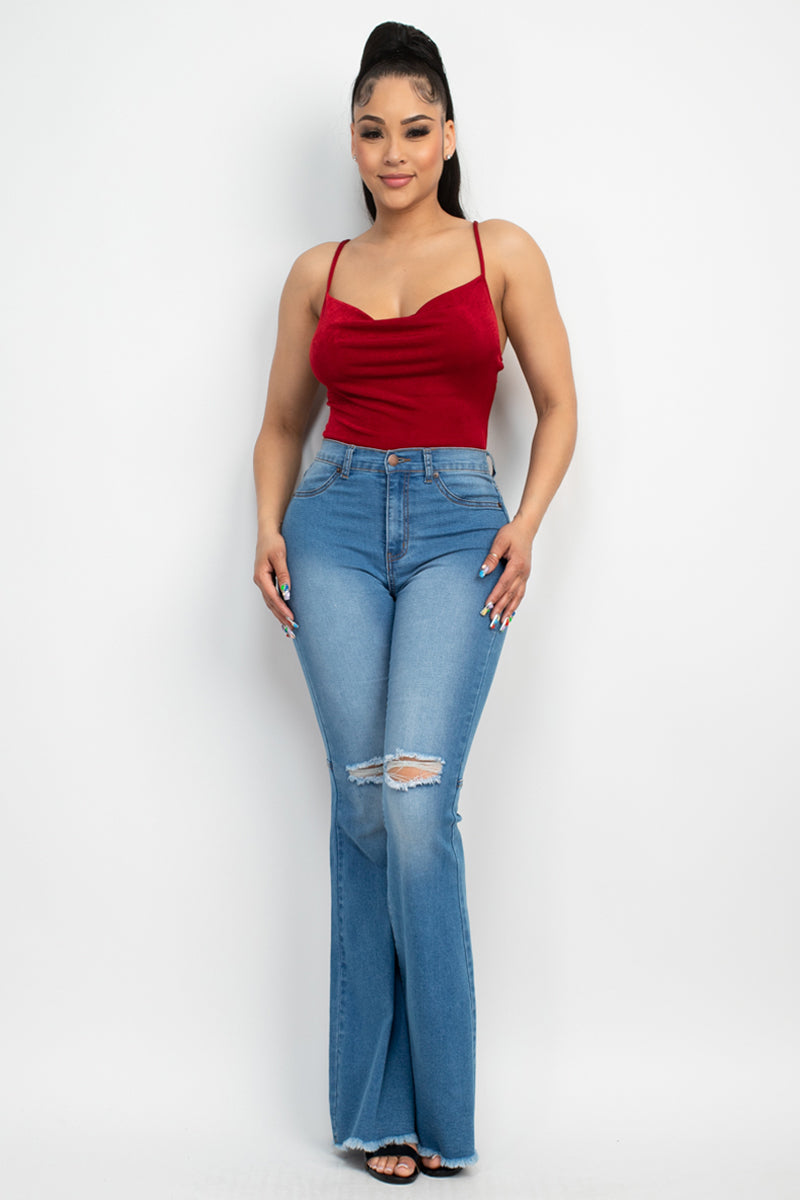 Blusa Slinky Cowl con tirantes, escotado, cintura corta