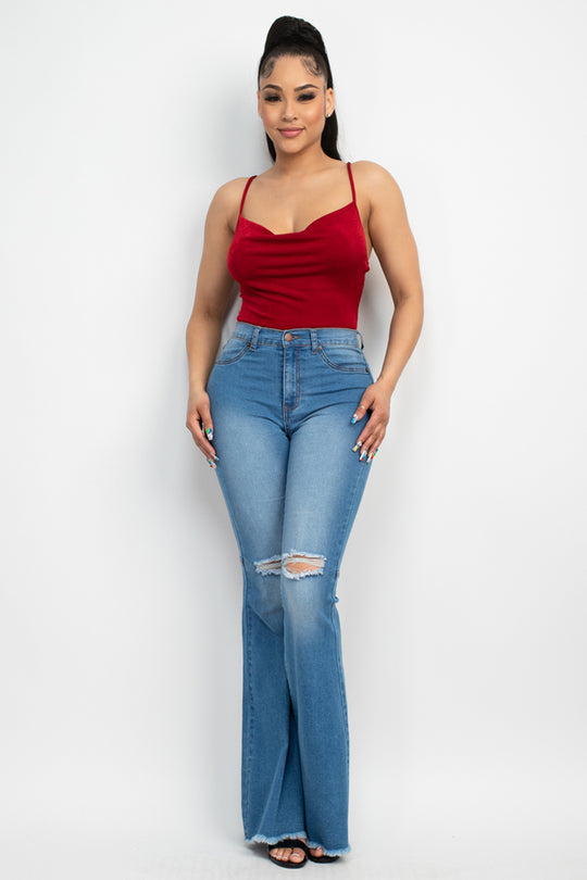 Blusa Slinky Cowl con tirantes, escotado, cintura corta