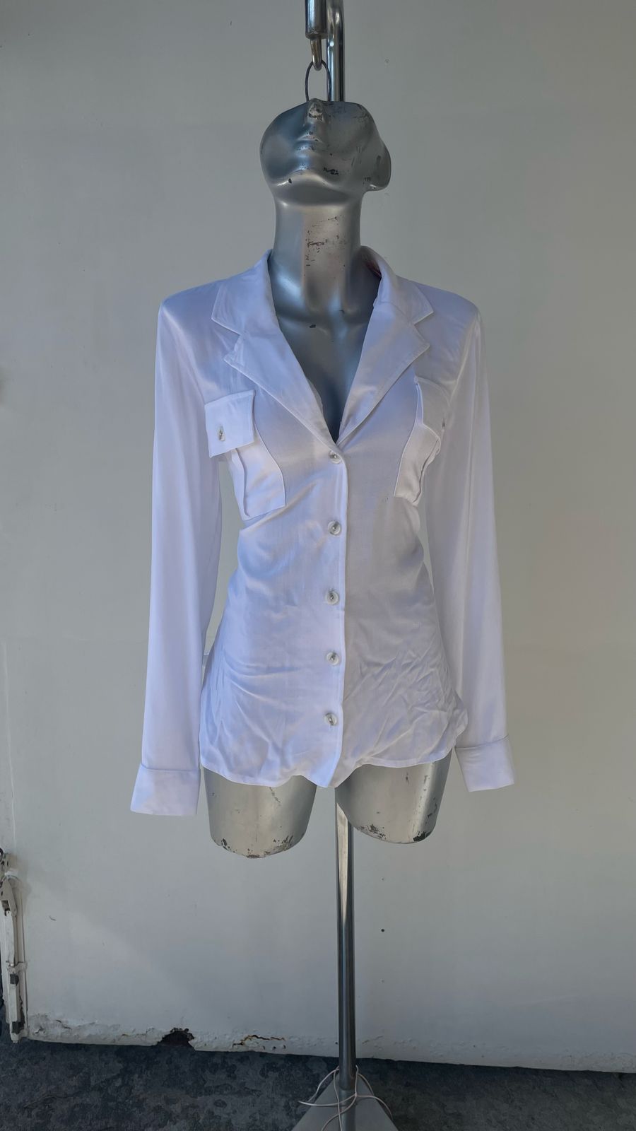 Camisa Ajustada con Dos Bolsillos