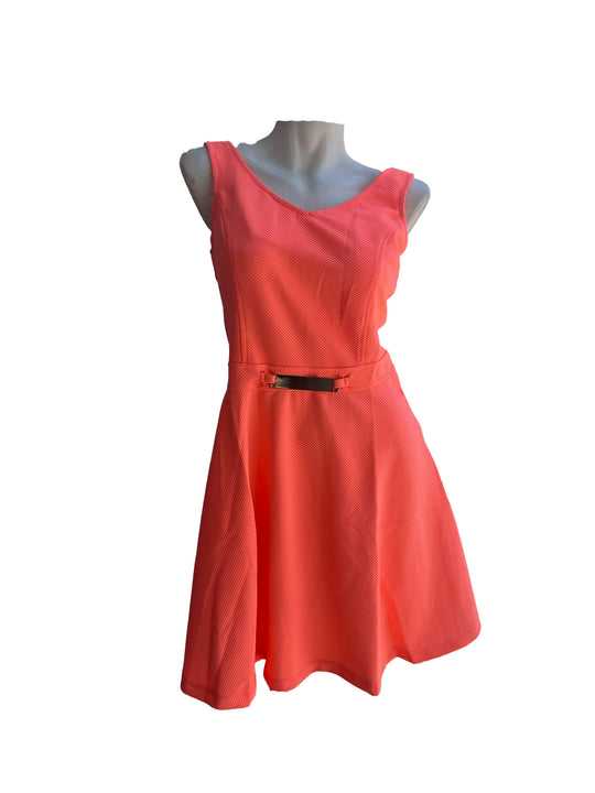Vestido Primaveral con Hebilla