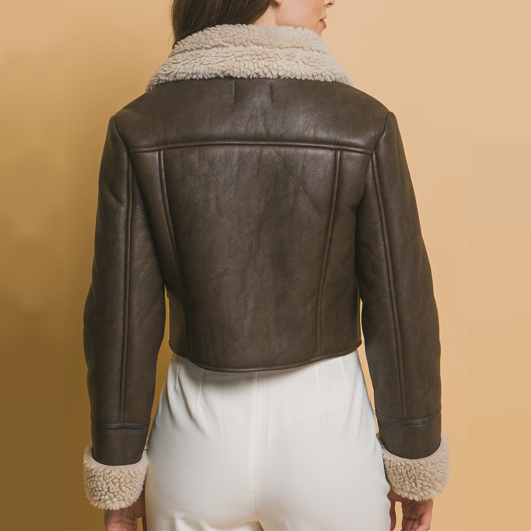 Chaqueta de piel con forro de sherpa