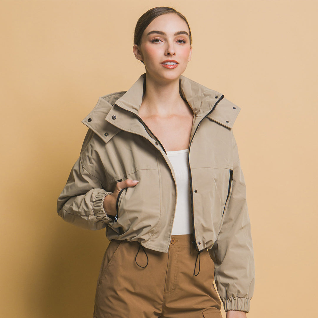 Chaqueta con Capucha, Botones a Presión y Bolsillos