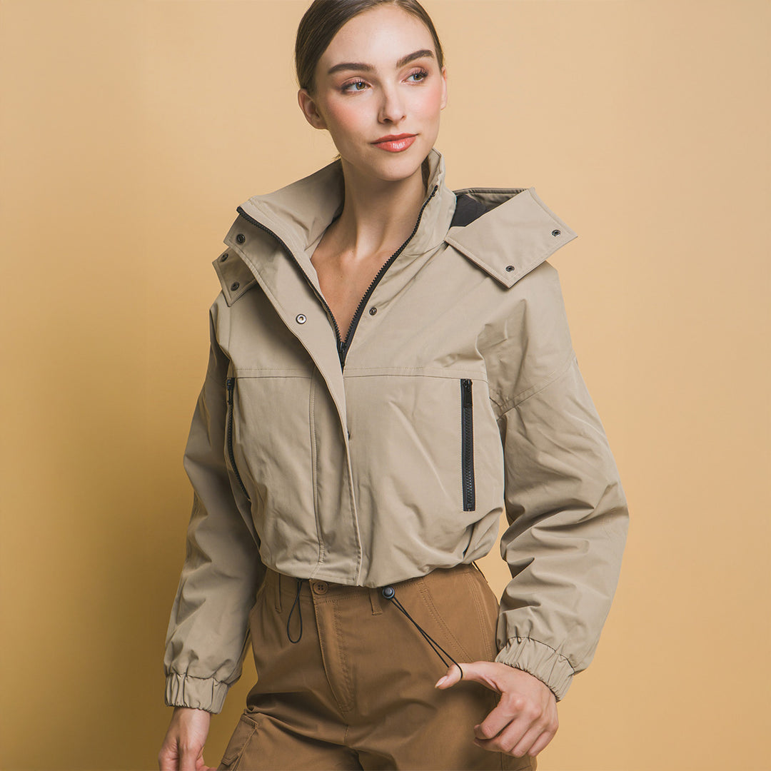 Chaqueta con Capucha, Botones a Presión y Bolsillos