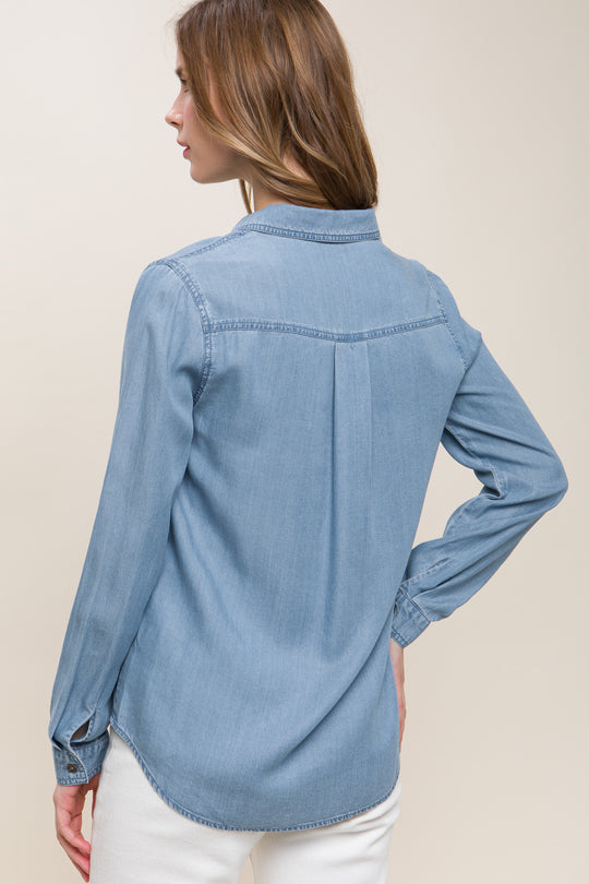 Camisa "Ivory Silk" de Tacto Suave – Elegancia Esencial con Bolsillos