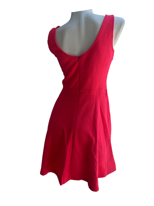 Vestido Primaveral con Hebilla