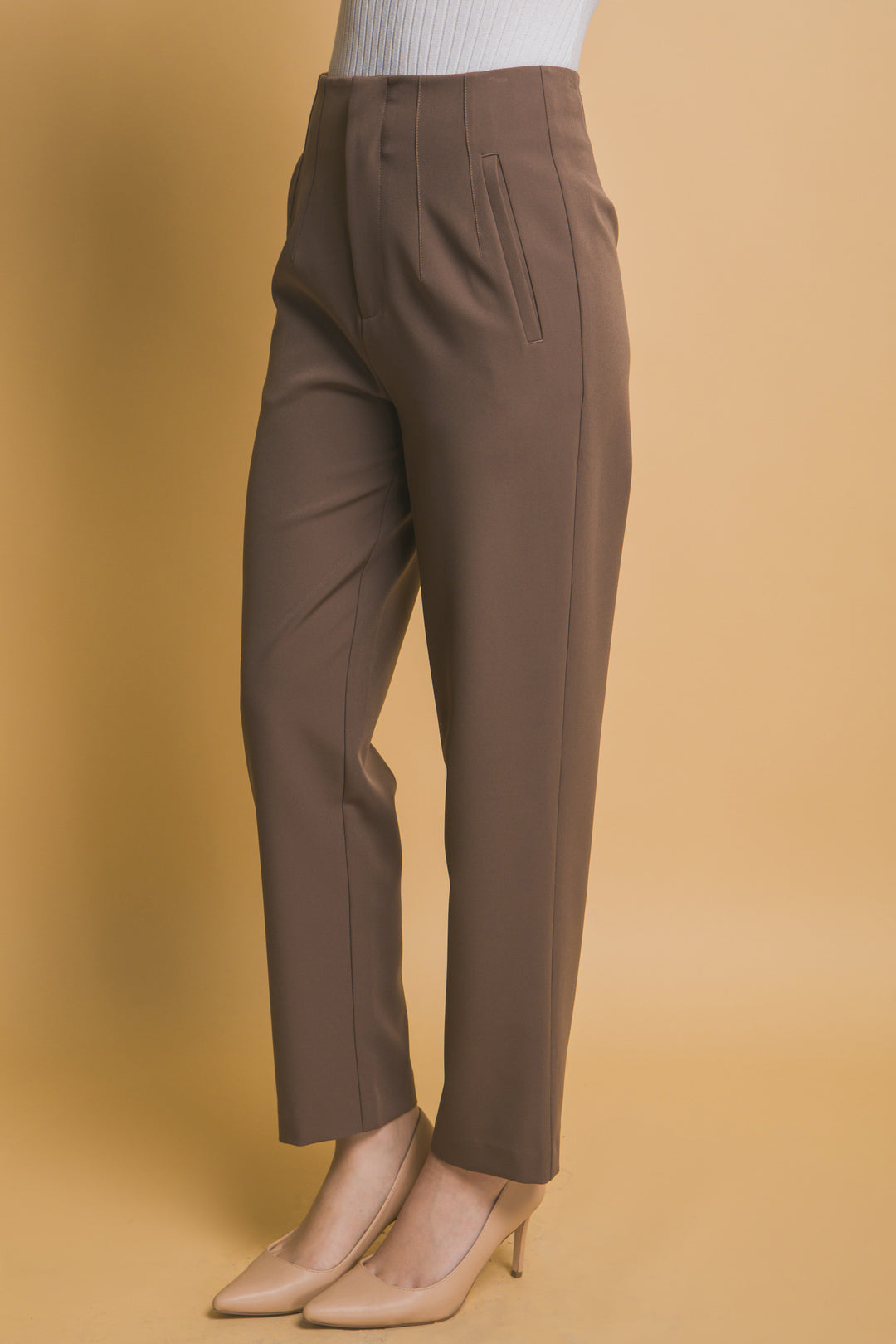 Pantalón "Camelia" de Talle Alto – Diseño Estructurado con Pinzas Definidas