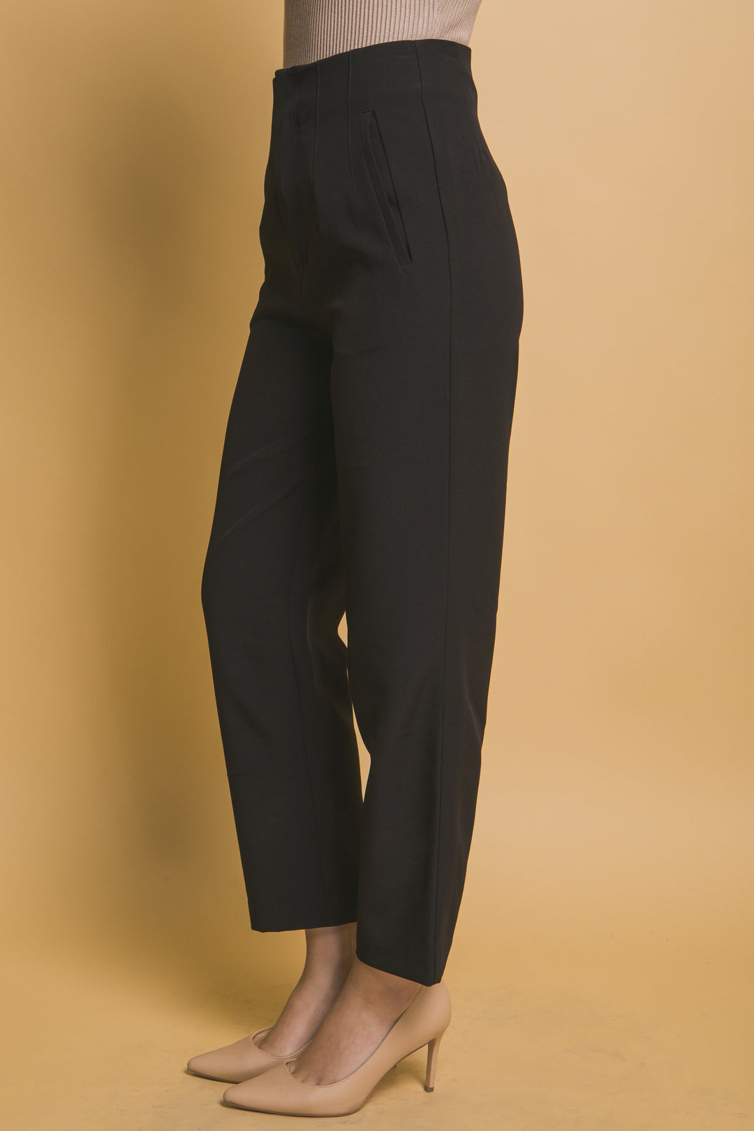 Pantalón "Camelia" de Talle Alto – Diseño Estructurado con Pinzas Definidas