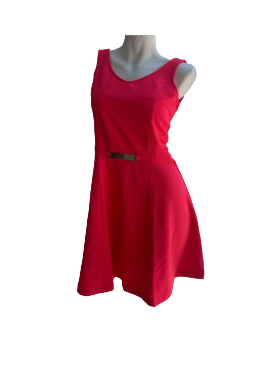 Vestido Primaveral con Hebilla