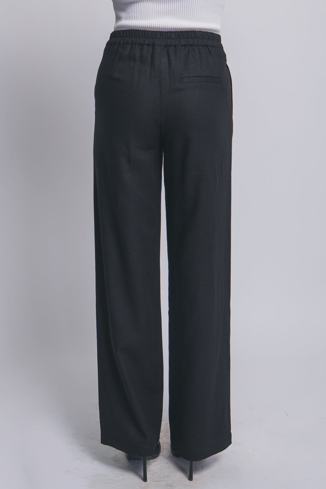 Pantalón Sastre de Lino Fluido – Silueta de Talle Alto con Ajuste Impecable