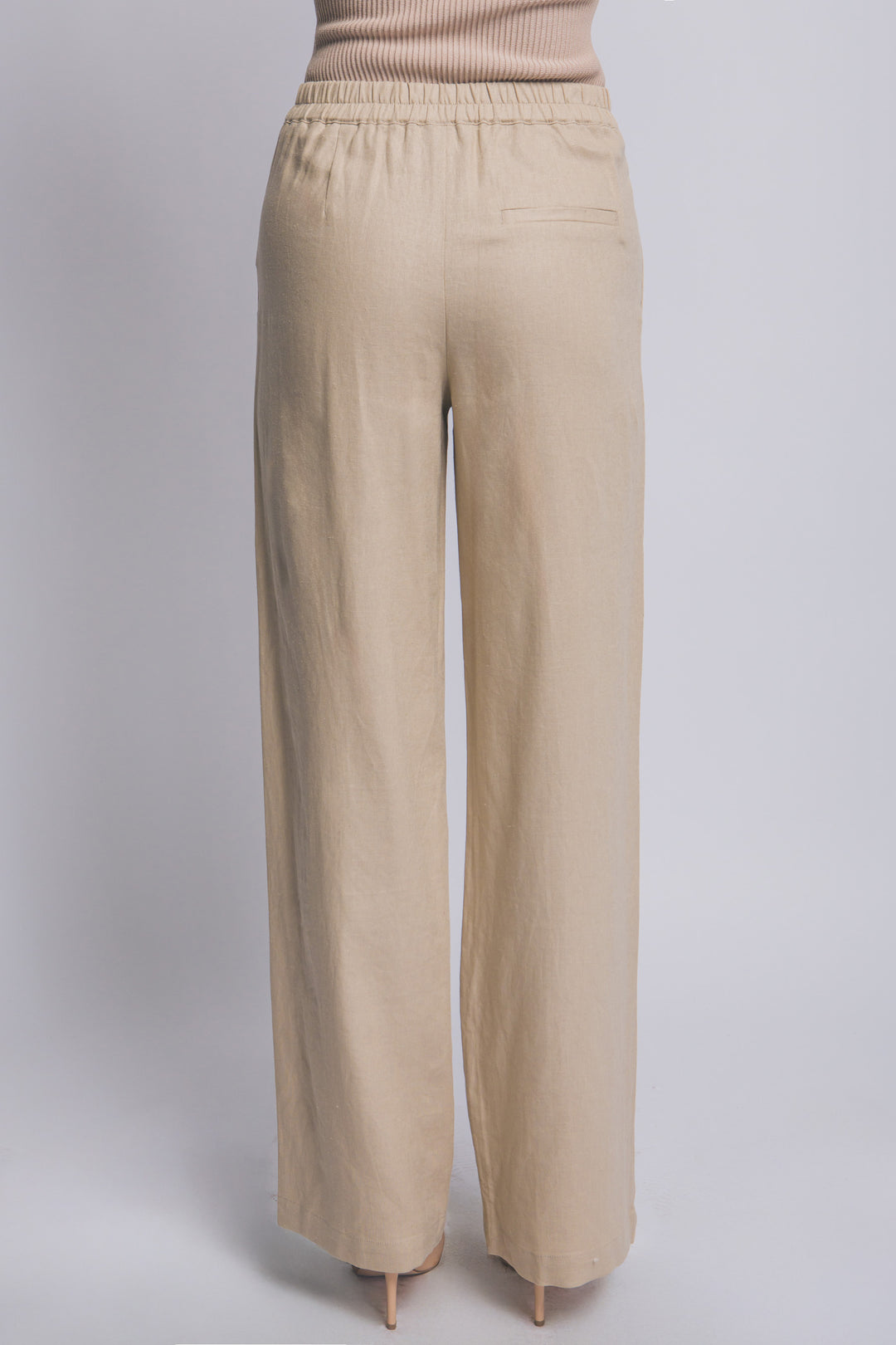 Pantalón Sastre de Lino Fluido – Silueta de Talle Alto con Ajuste Impecable