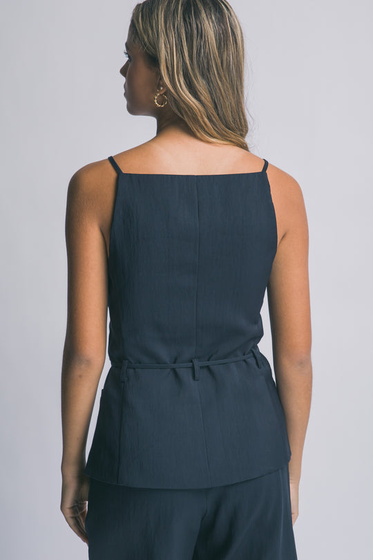 Blusa Chaleco  con Botones Frontales y Cinturón de Cordón Étnico