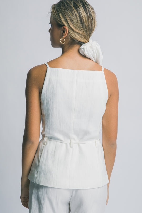 Blusa Chaleco  con Botones Frontales y Cinturón de Cordón Étnico