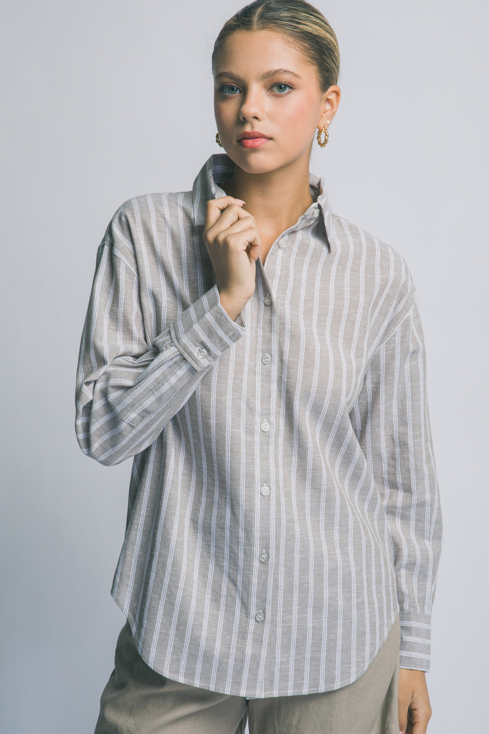 Camisa de Manga Larga para Mujer con Estampado de Rayas y Cuello Clásico