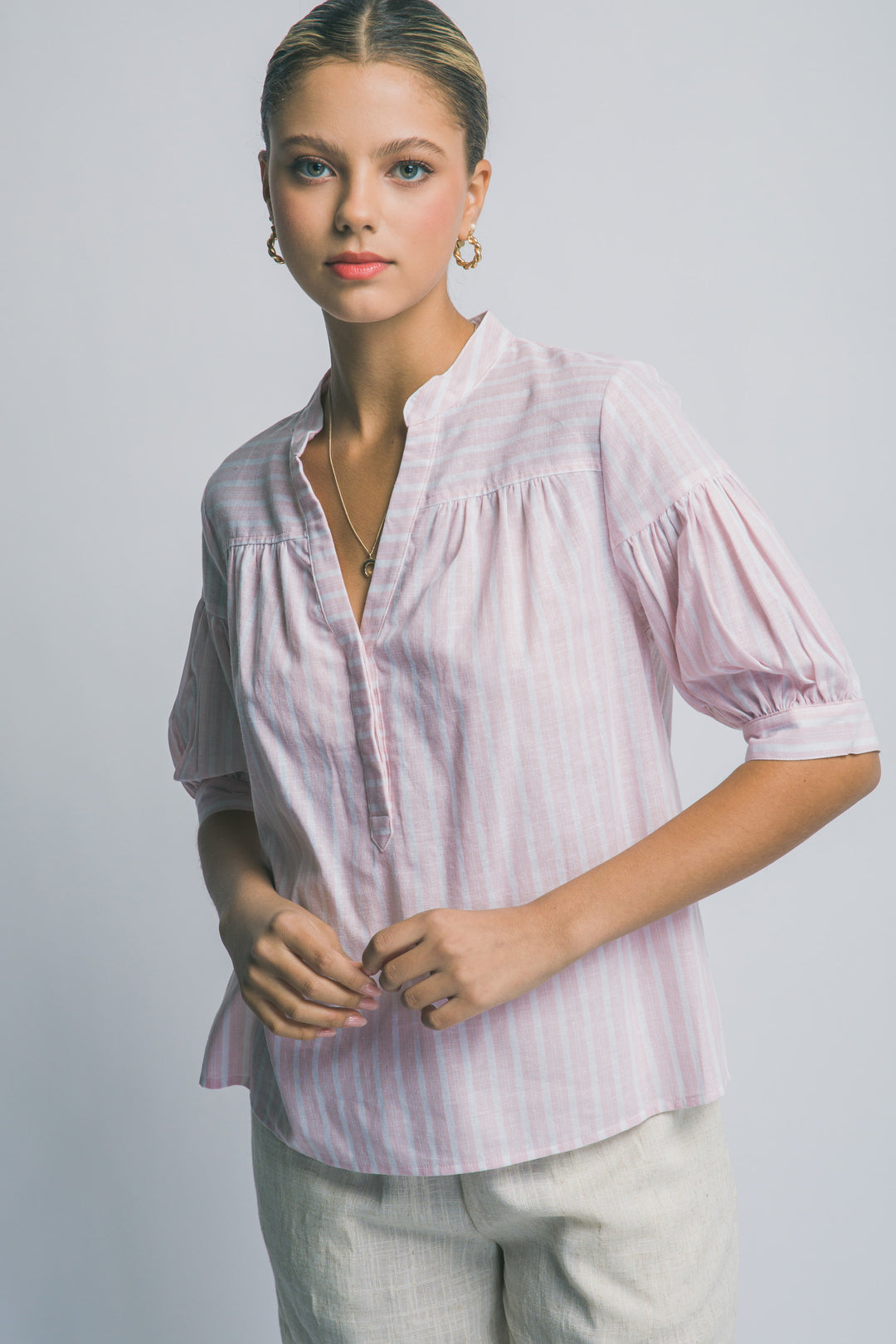 Blusa de Rayas Verticales para Mujer - Manga Media y Cuello V