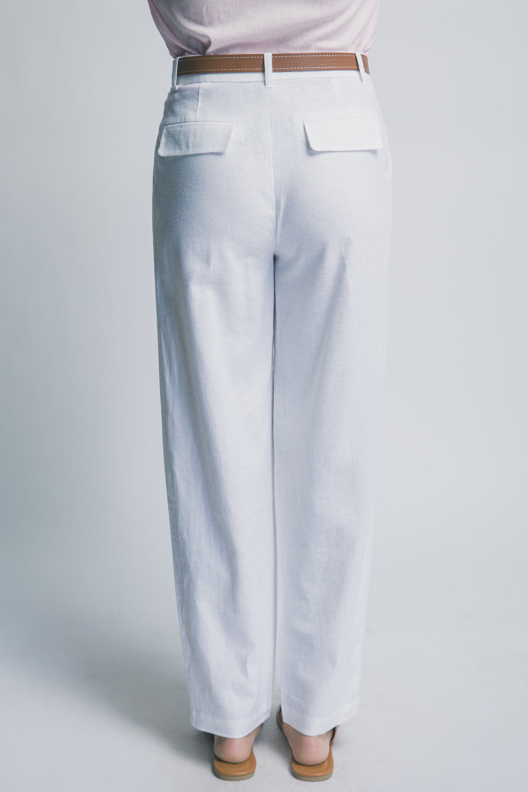Pantalón Sastre de Lino Blanco – Silueta Fluida para un Look de Verano Impecable